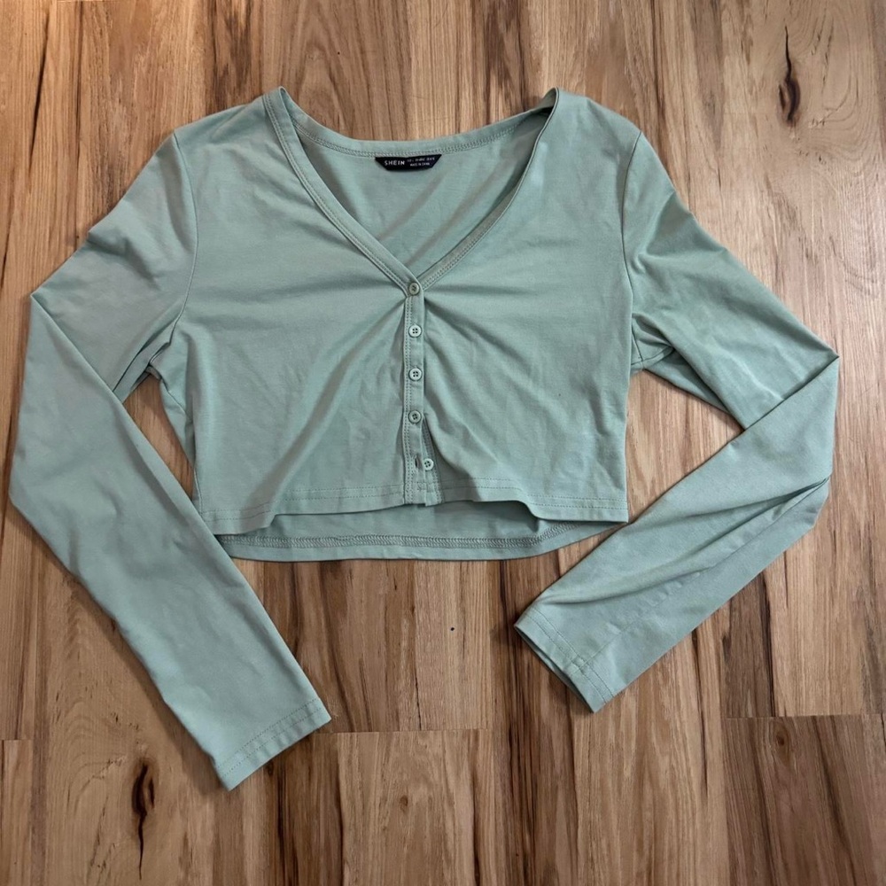 SHEIN Light Green Button-Up Crop Top